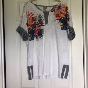 EUC Chico’s Floral Shirt! Size 2 US LG